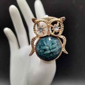 Vintage Owl Ring, Adjustable Size 7, Dark Green Lucite, Gold Tone